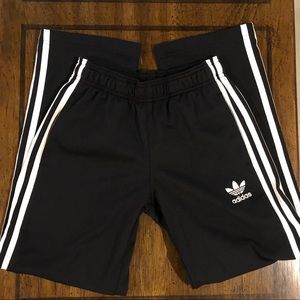 Kids Adidas performance Black w/3 white stripes